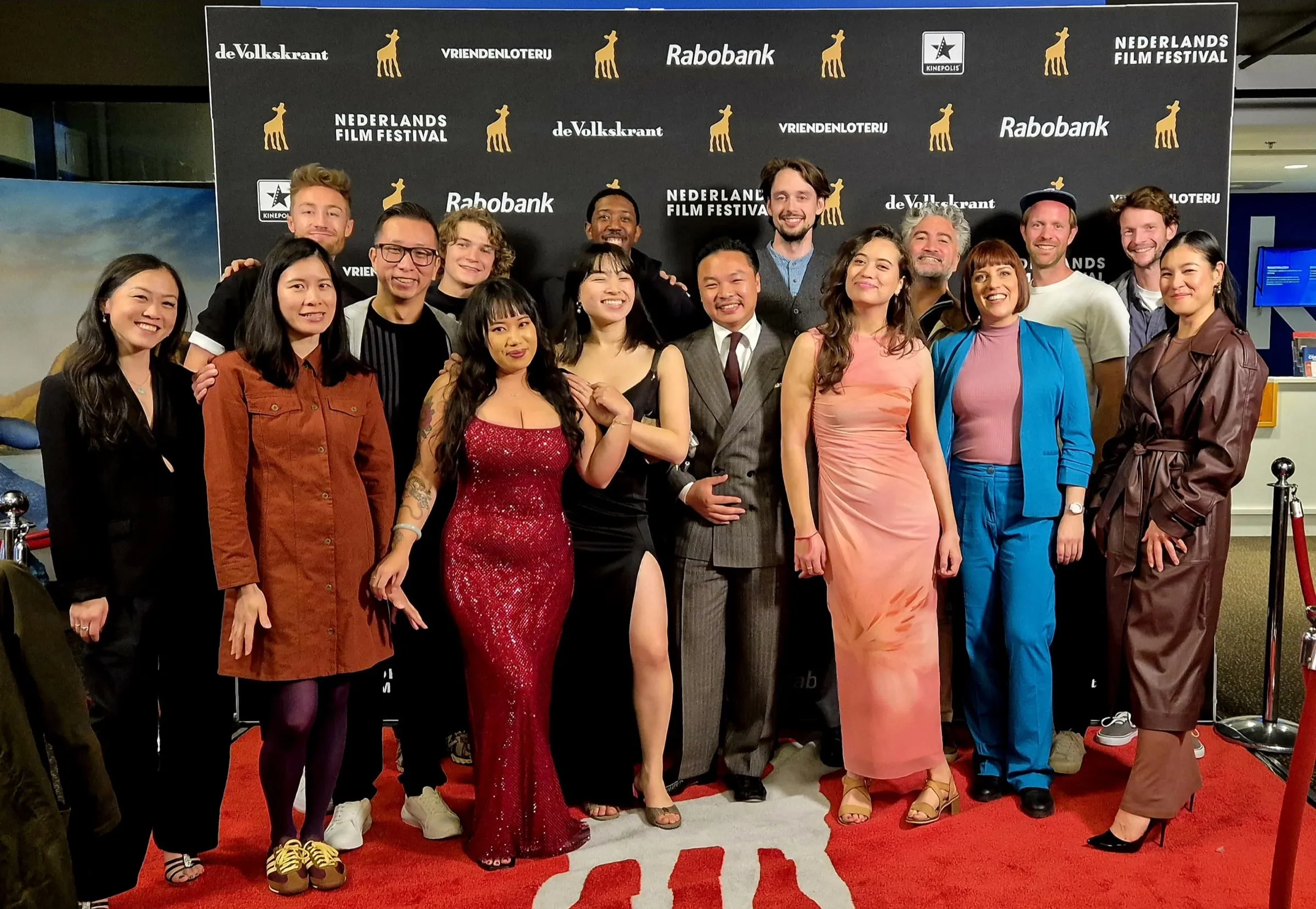 The full cast and crew together on the red carpet at the Nederlands Film Festival